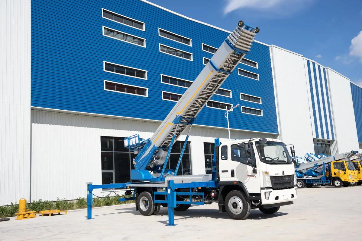 江汉石油管理局小型云梯车上料车租赁多少钱