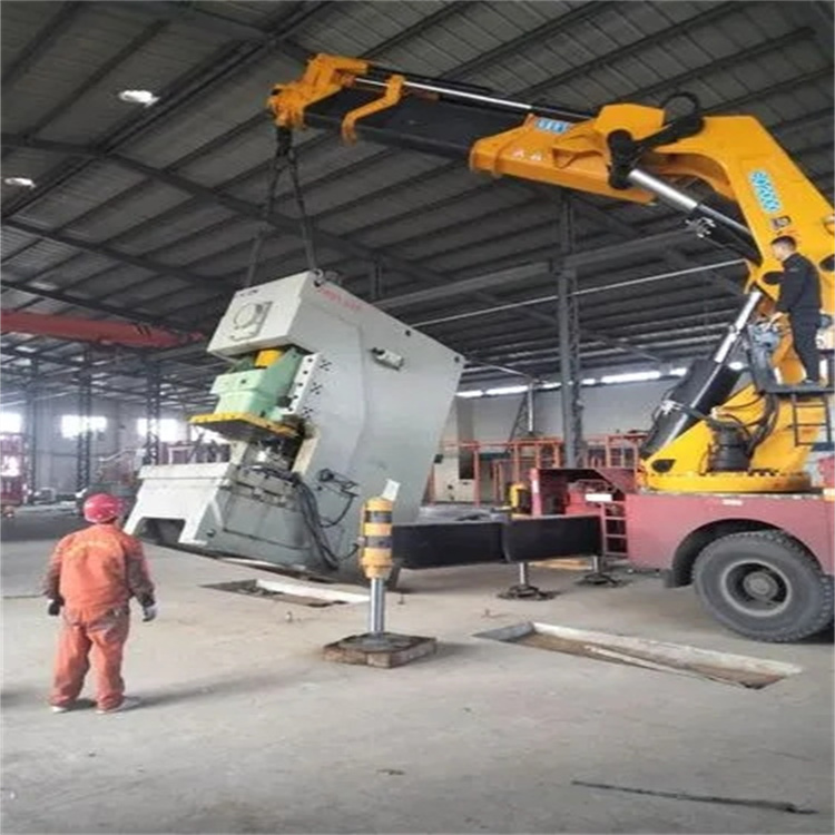 江汉石油管理局80吨折臂吊车出租附近电话